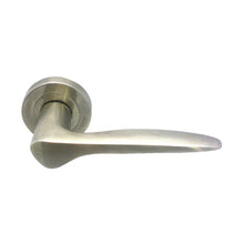 Load image into Gallery viewer, Slit Lever Handle - Doorware
